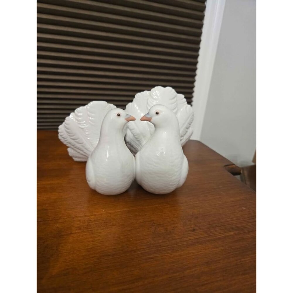 Lladro turtle doves kissing 1169 anniversary wedding present